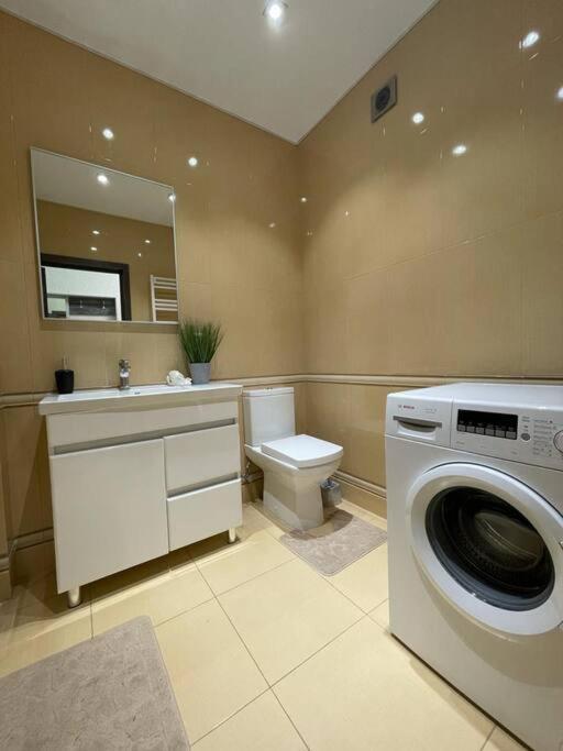 צ'יסינאו Sky House Premium Apartment In City Center מראה חיצוני תמונה